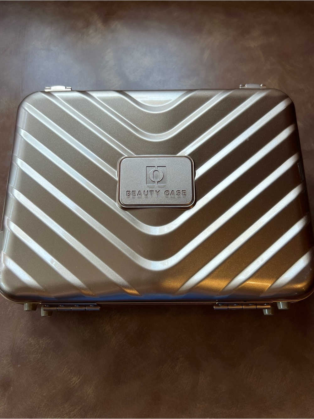 Beauty Case, Portable Gold with pink interior & light up Mirror; Used